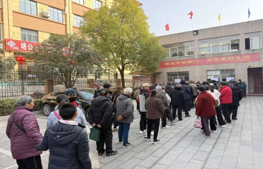 1770799342353141.png 特困補助暖民心 企業(yè)擔當顯溫情——荊門市中荊置業(yè)扎實開展困難職工幫扶工作(1)151.png